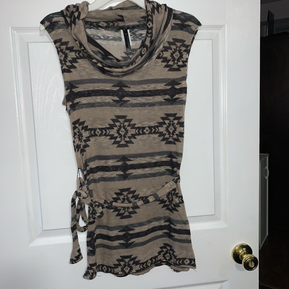 Rendervous turtle neck sleeveless shirt XL